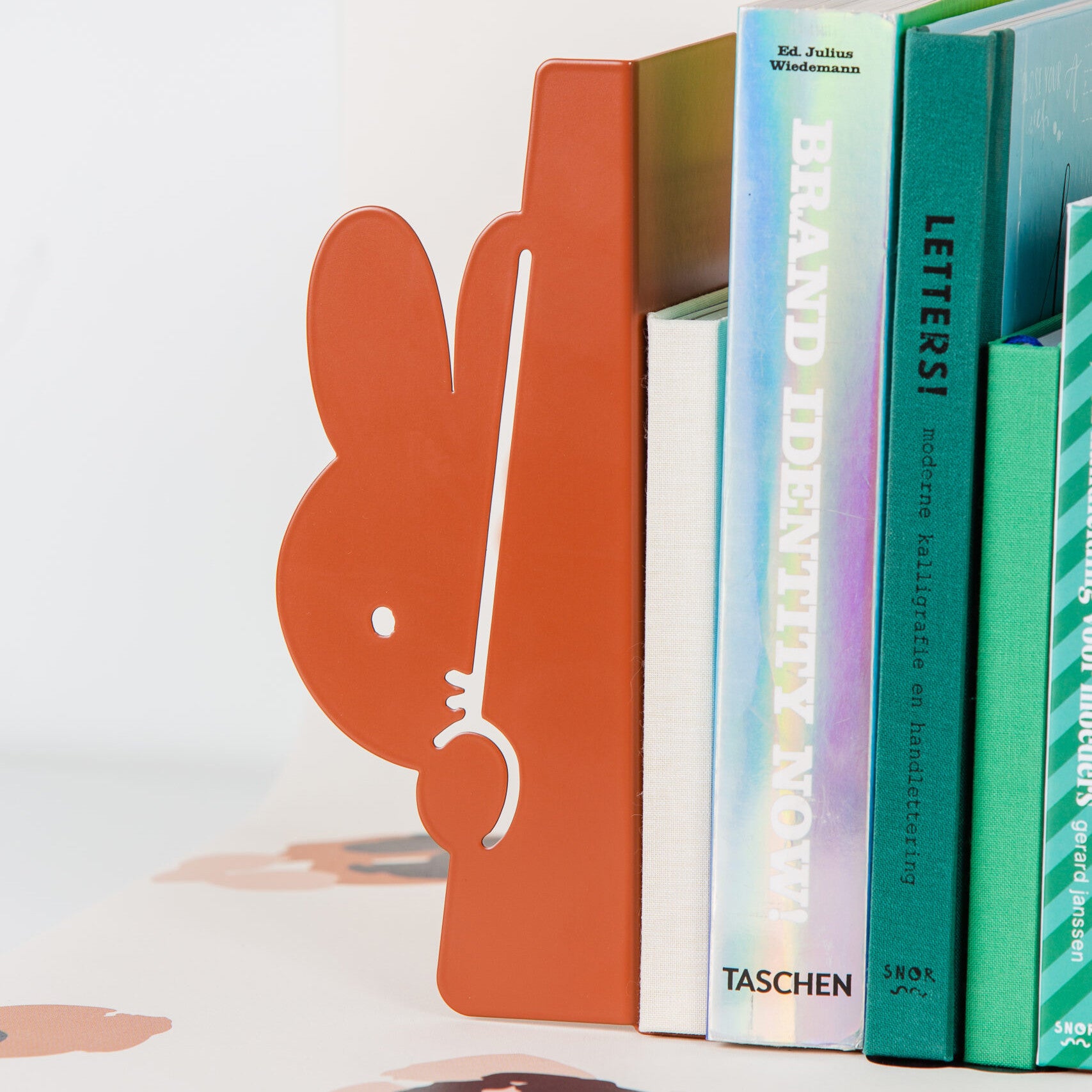Miffy Peek-a-boo bookend - Terra