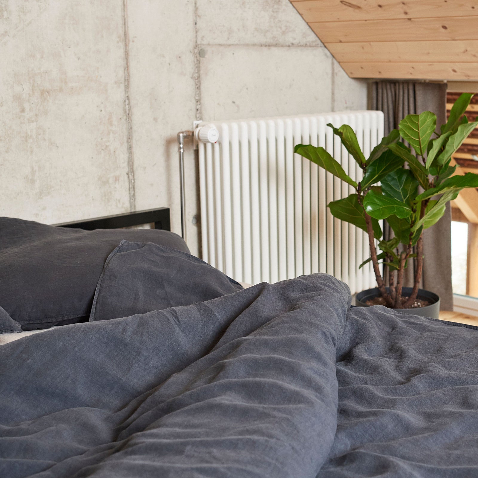 Linus plain, anthracite Cushion cover 50x70 cm