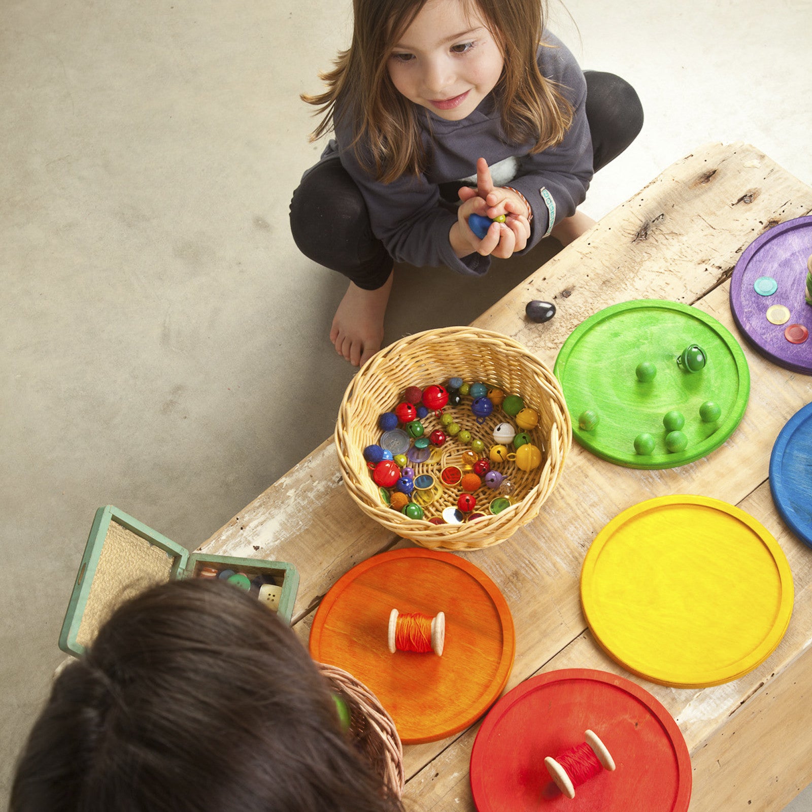 Assiette en bois Arc-en-ciel 6 pièces