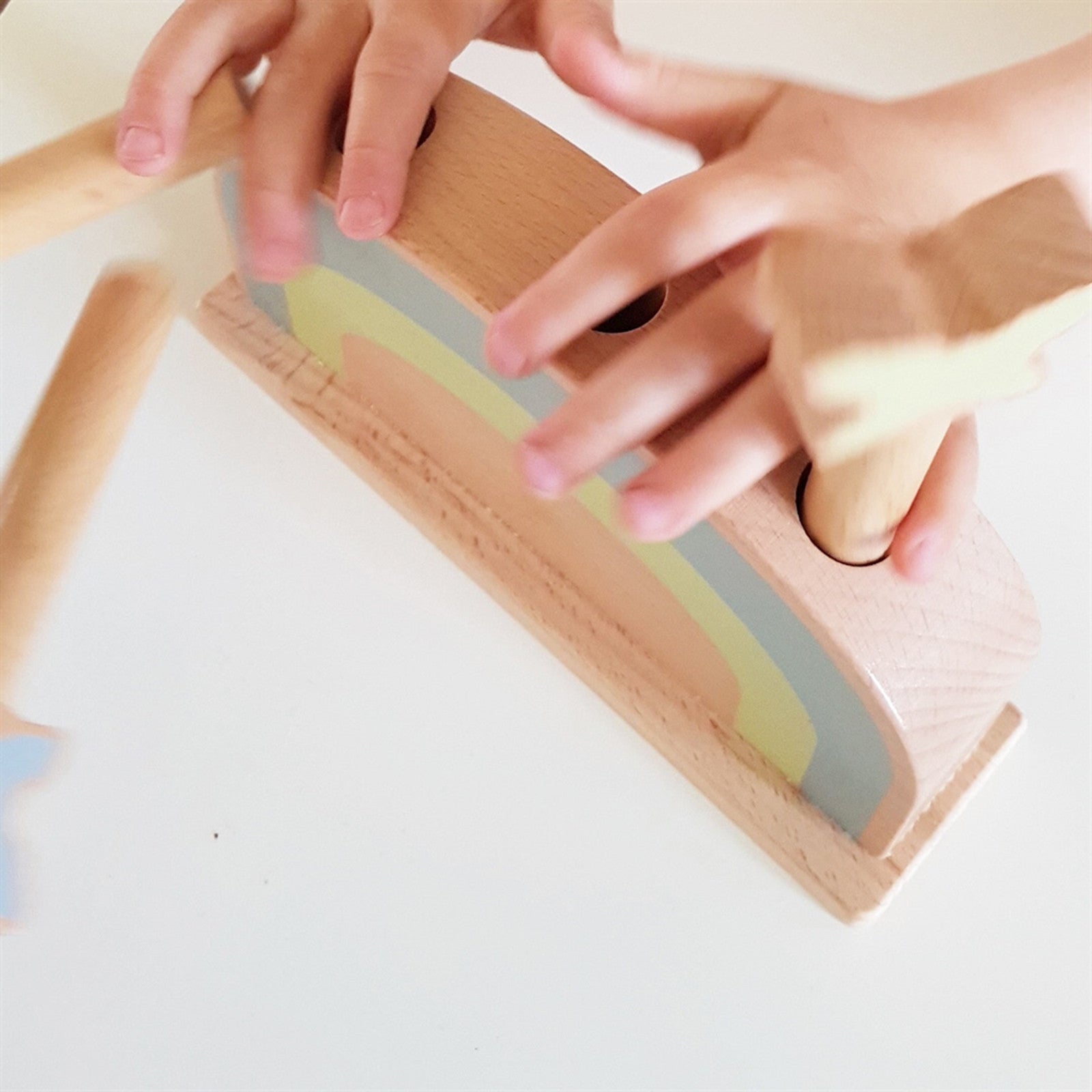 Butterfly pegging game