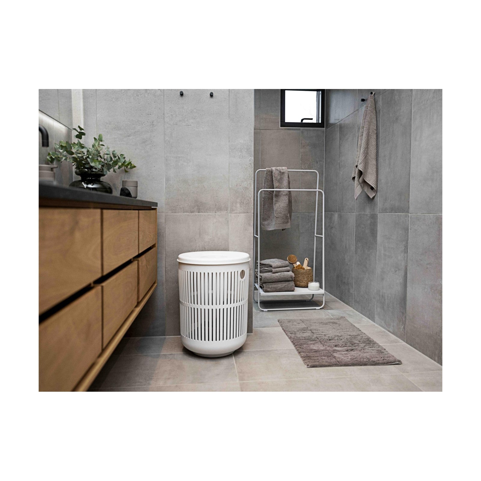 Ume laundry bin, white