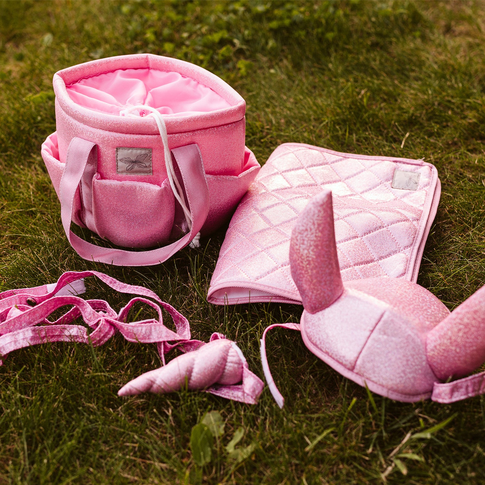 Horn und Halfter für Steckenpferd Pink glitter