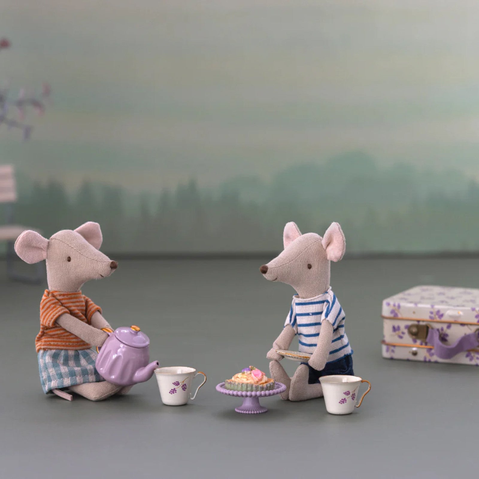 Maileg Mouse Tea Set Madelaine Purple