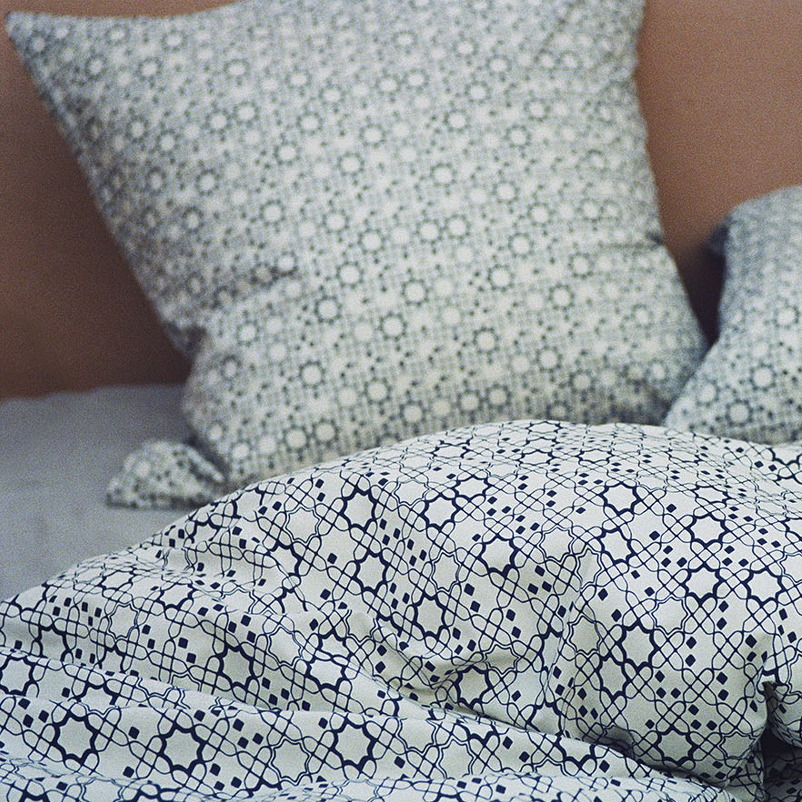 MARRAKECH cushion cover ecru/midnight blue 50x70 cm