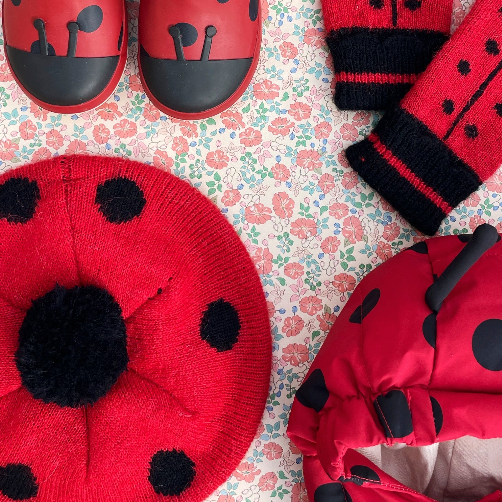 Beret Ladybug Barbados Cherry