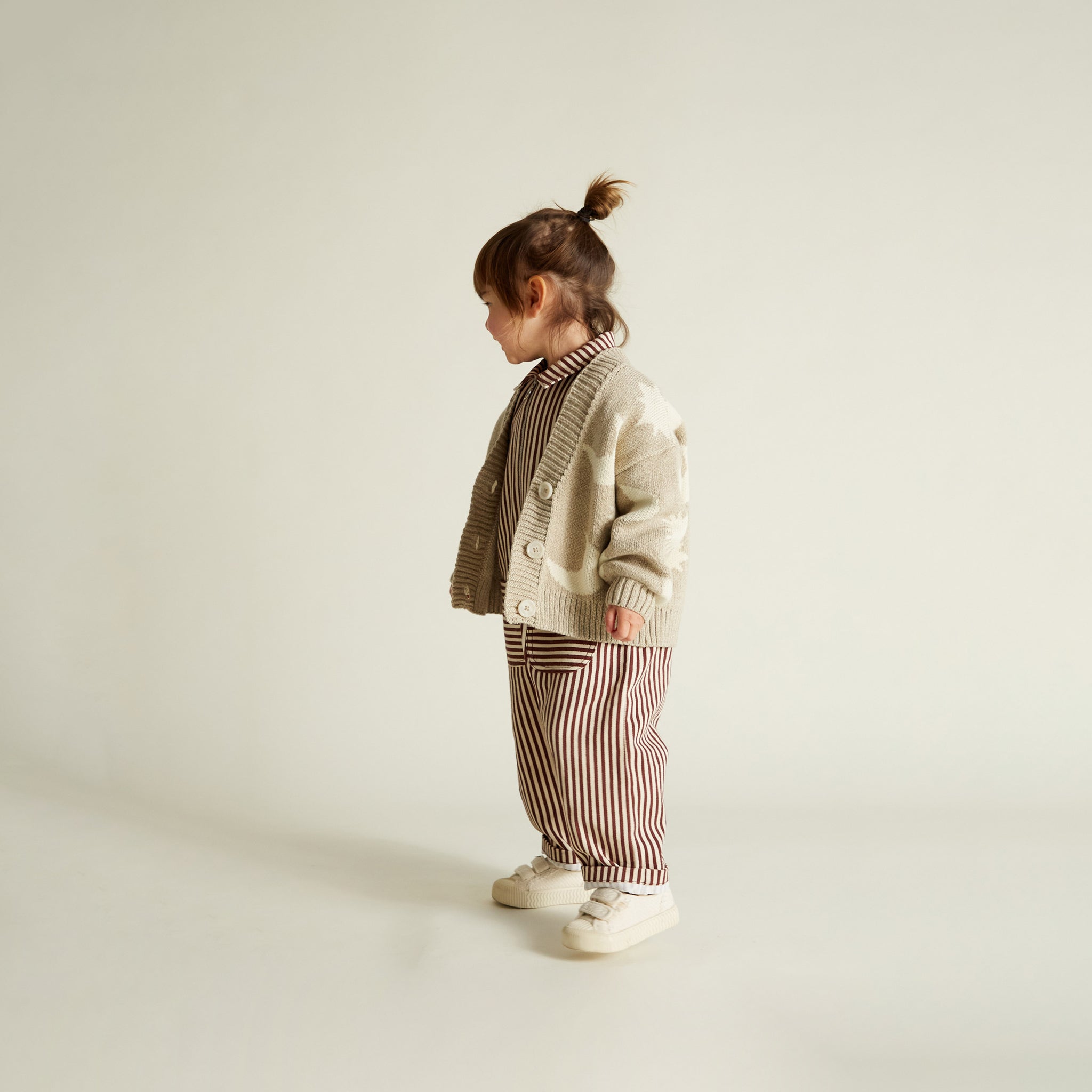 Cardigan Abstract Neutral Moon Star