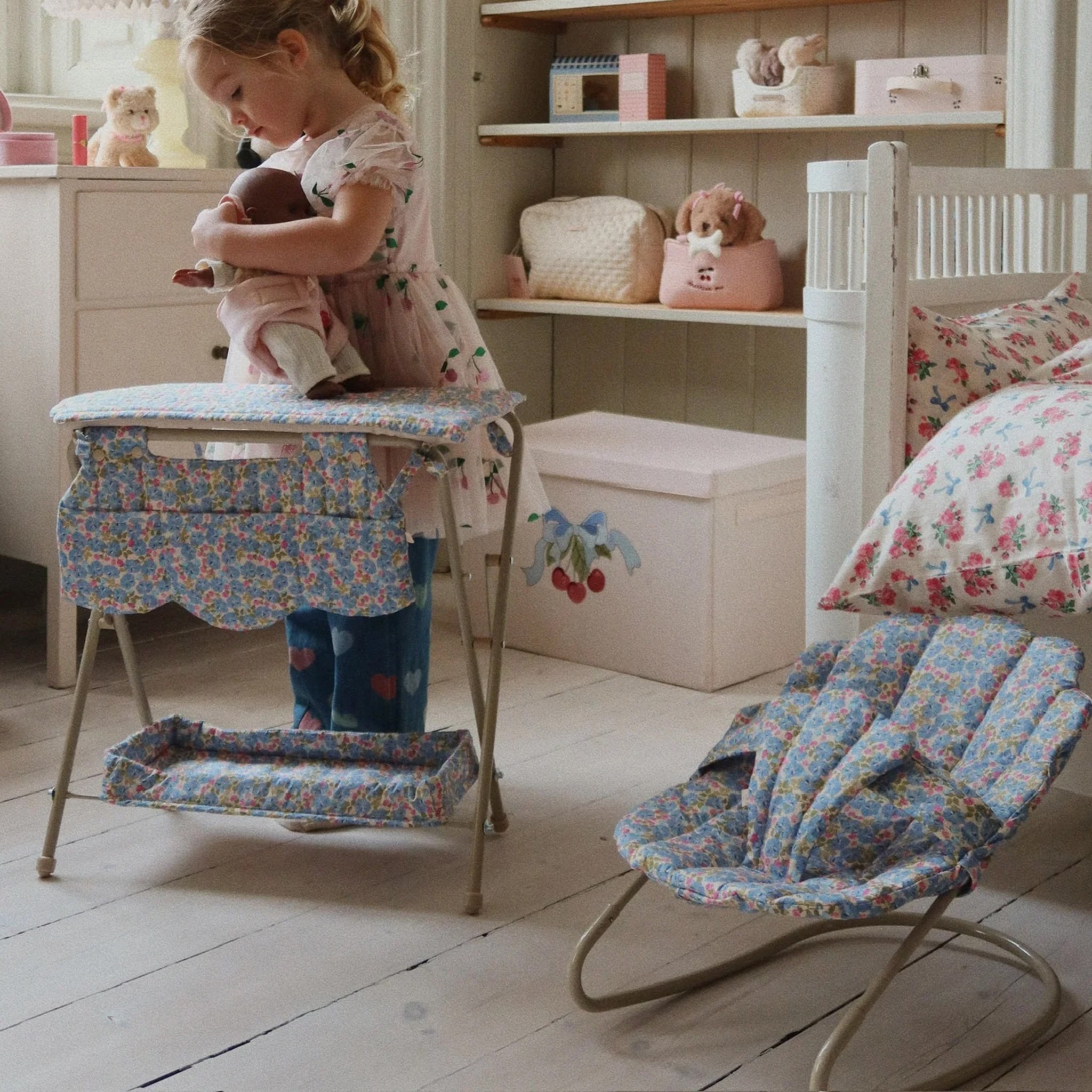 Doll's rocker Fleur Rosier