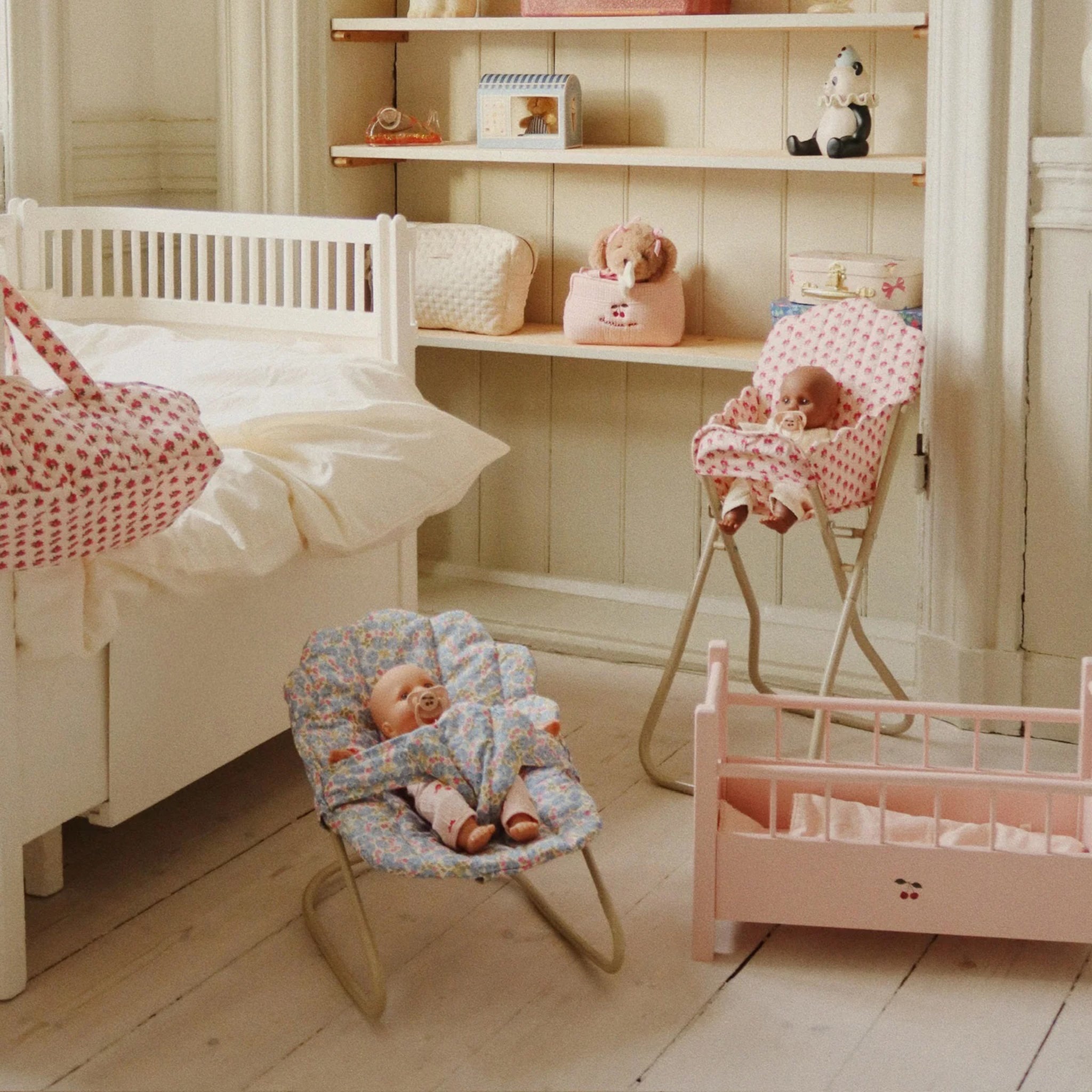 Doll's rocker Fleur Rosier