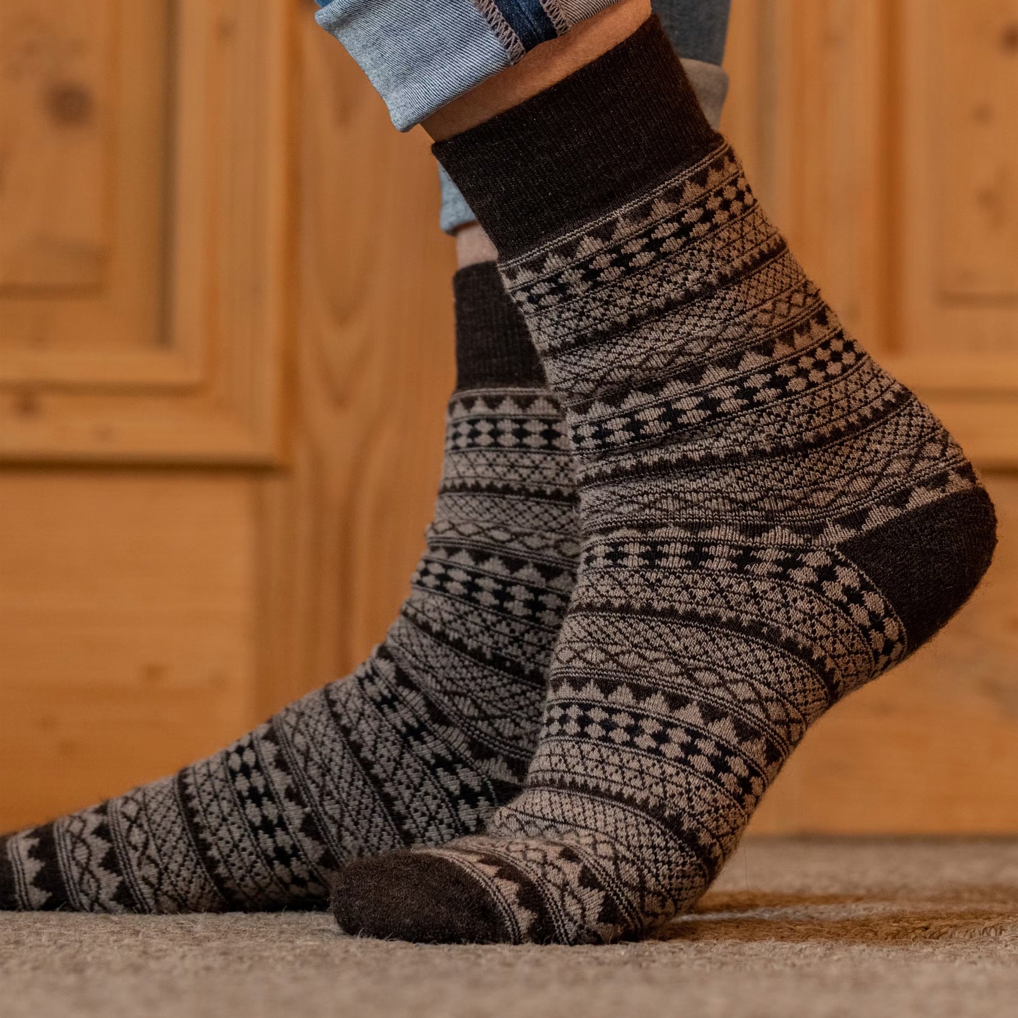Chaussettes pour femmes Inga Wool Dark Brown