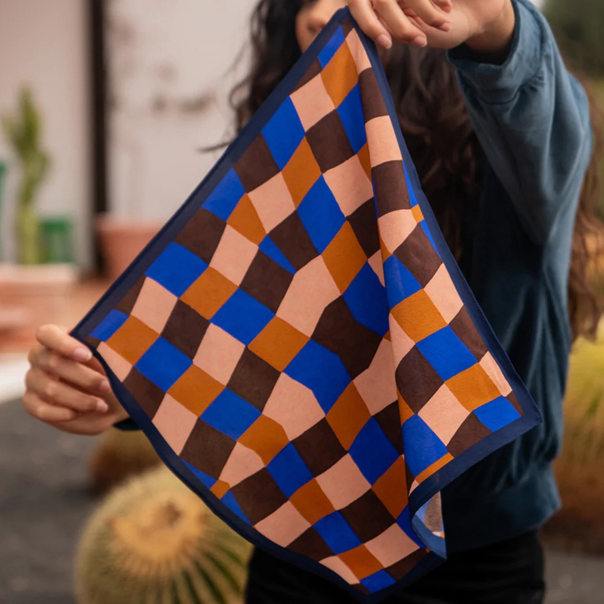 Adult Foulard Victorama Mini bleu profond, ocre, rose et marron foncé