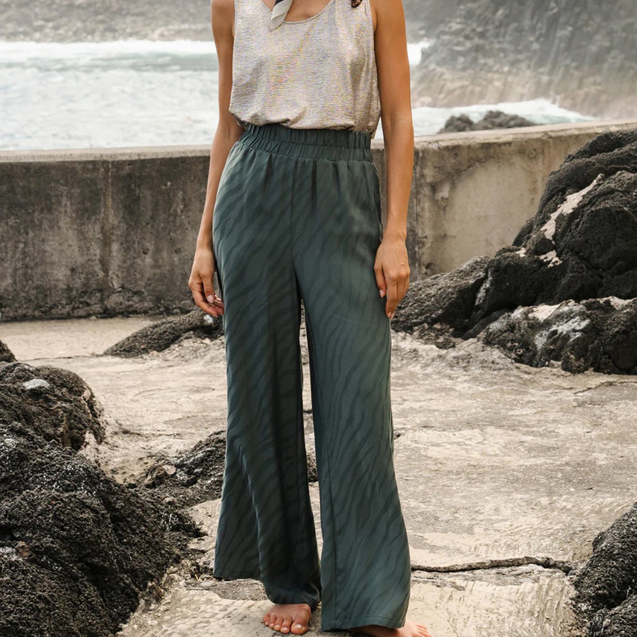 Adult Hose Milan Zebra Forest Dark Sage