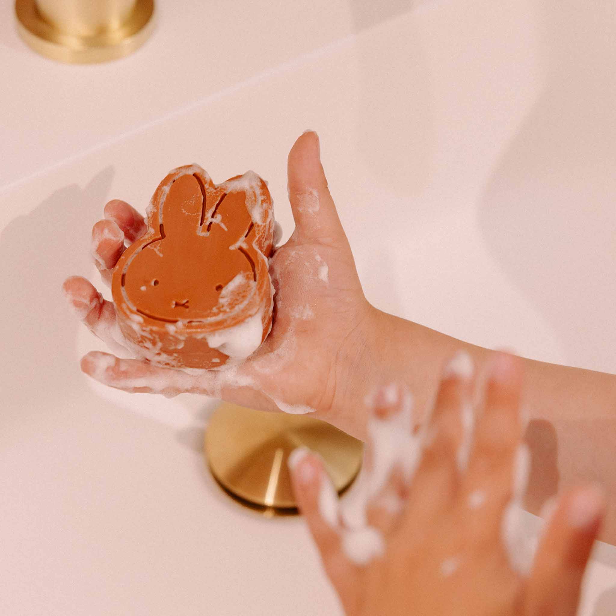 Miffy Care Gift Box Seifendose aus Silikon + Seife Terra