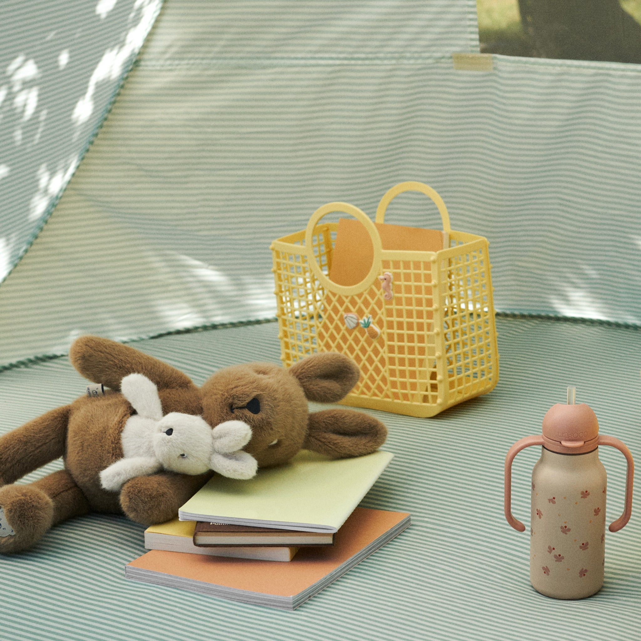 Sac en osier avec charms Samantha Lemonade