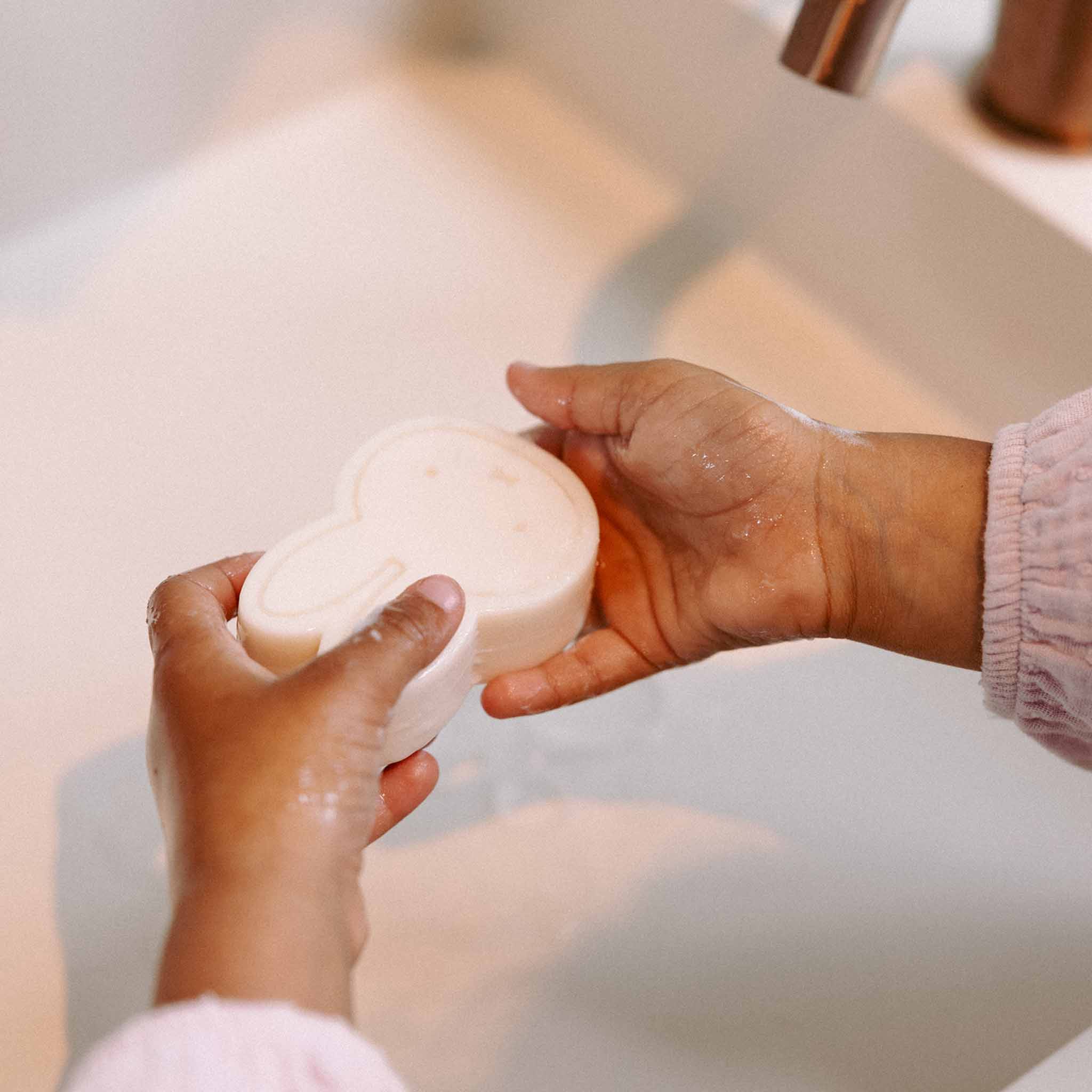 Miffy Care Gift Box Seifendose aus Silikon + Seife Sand