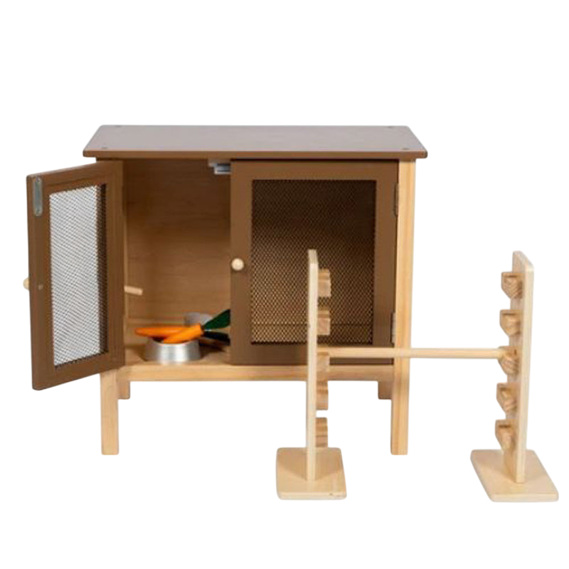 Rabbit hutch with jumping ramp