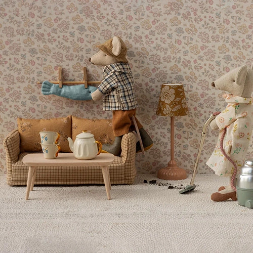 Maileg mouse coffee table nature