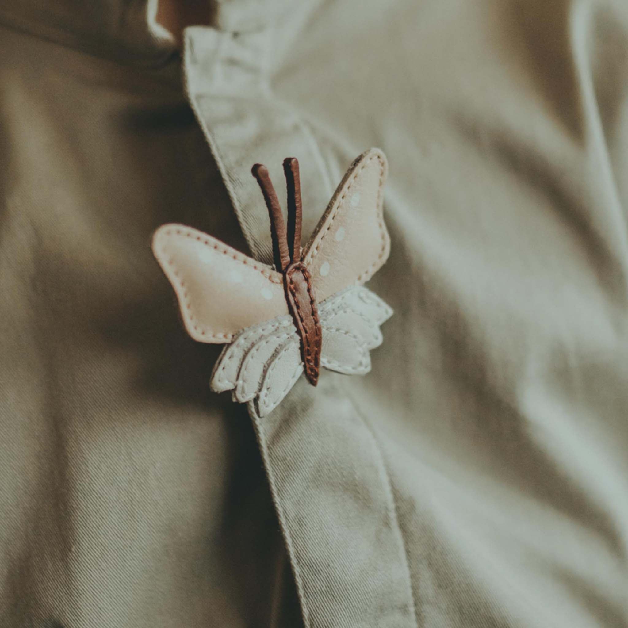 Pince à cheveux Zaza Sky Butterfly Powder Metallic Nubuck