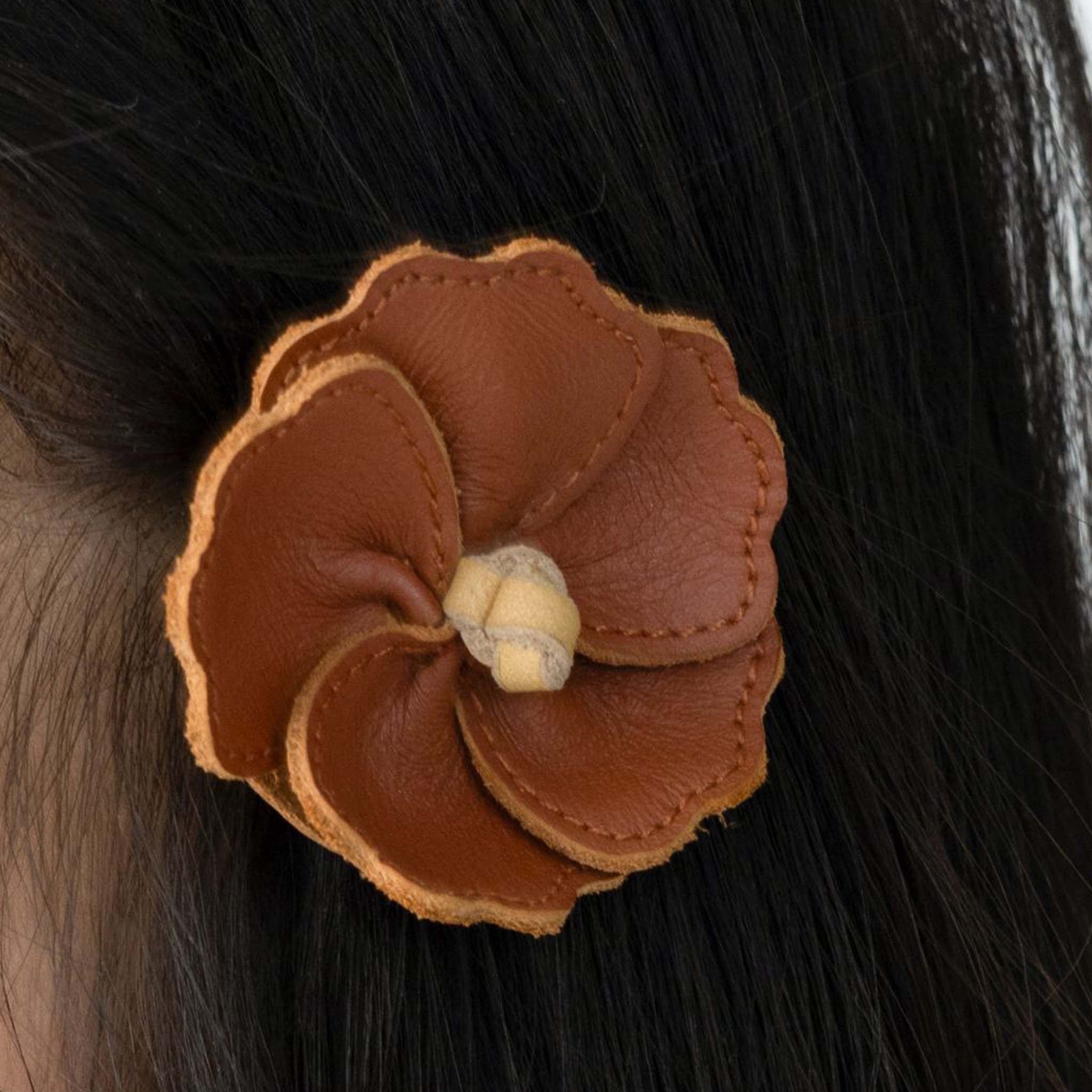 Pince à cheveux Zaza Fields Hibiscus Maple Leather