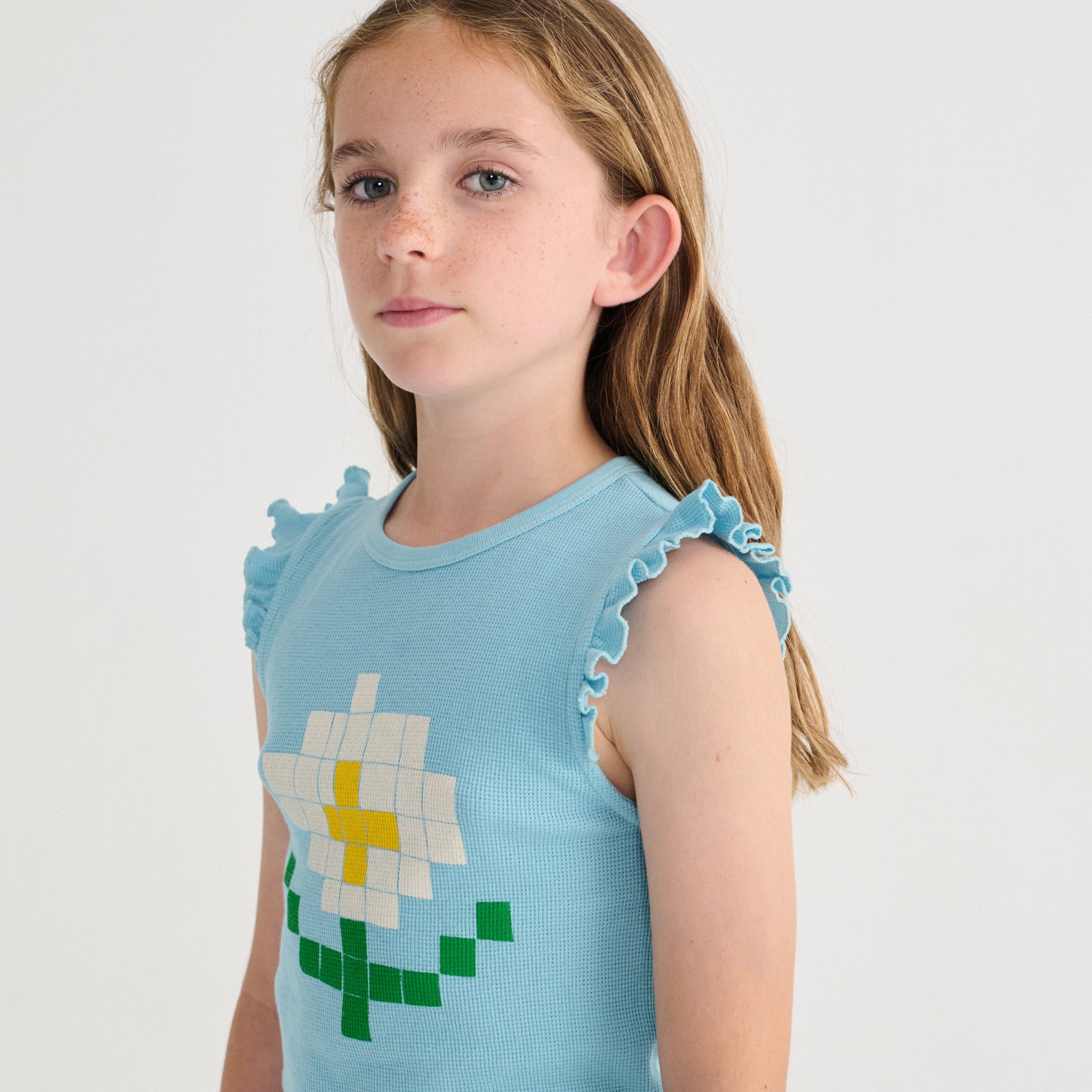 Top Pixel Daisy Light Blue