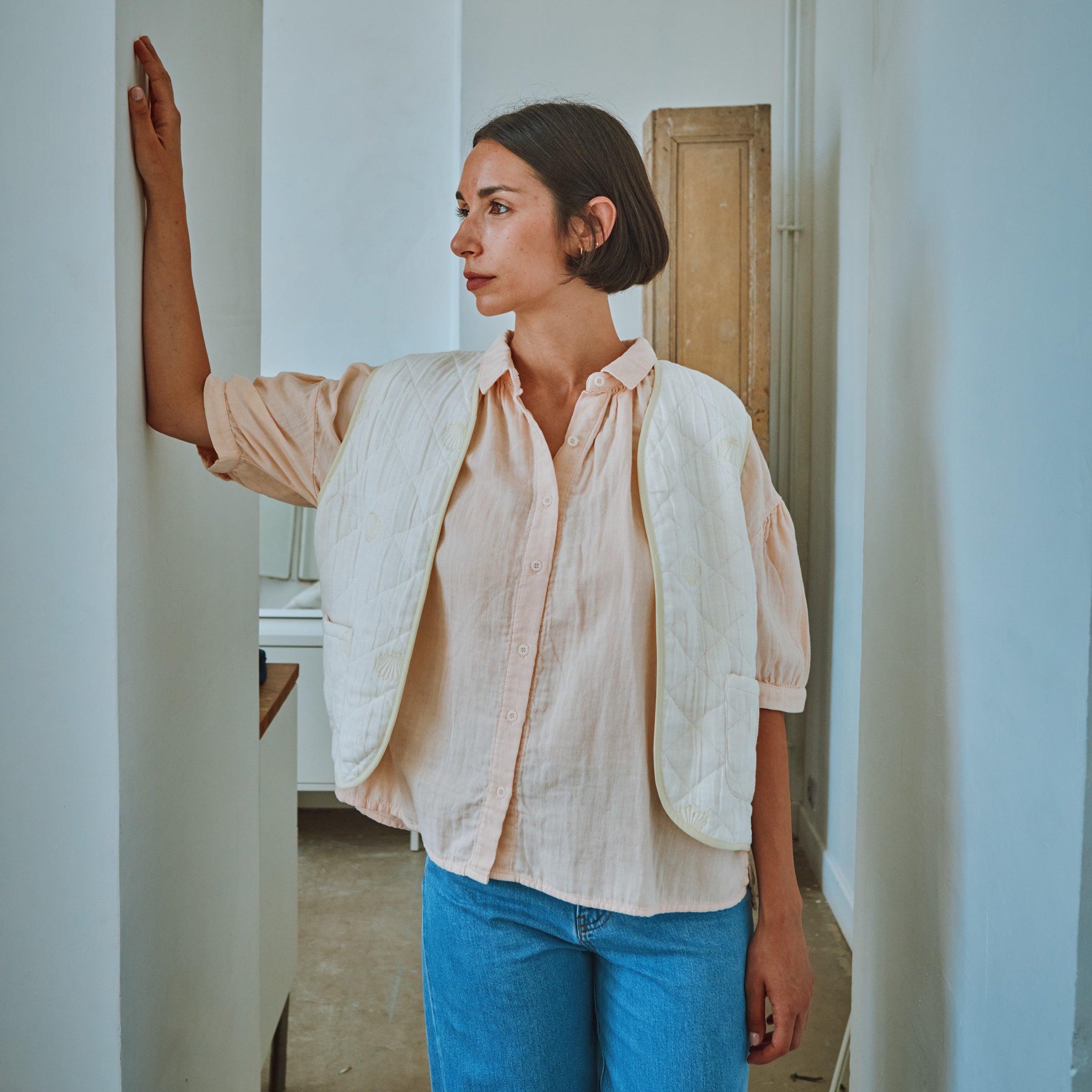 Adulte Veste Sans Manches Cercis Pastel Yellow + Almond Milk Shell Embroidery