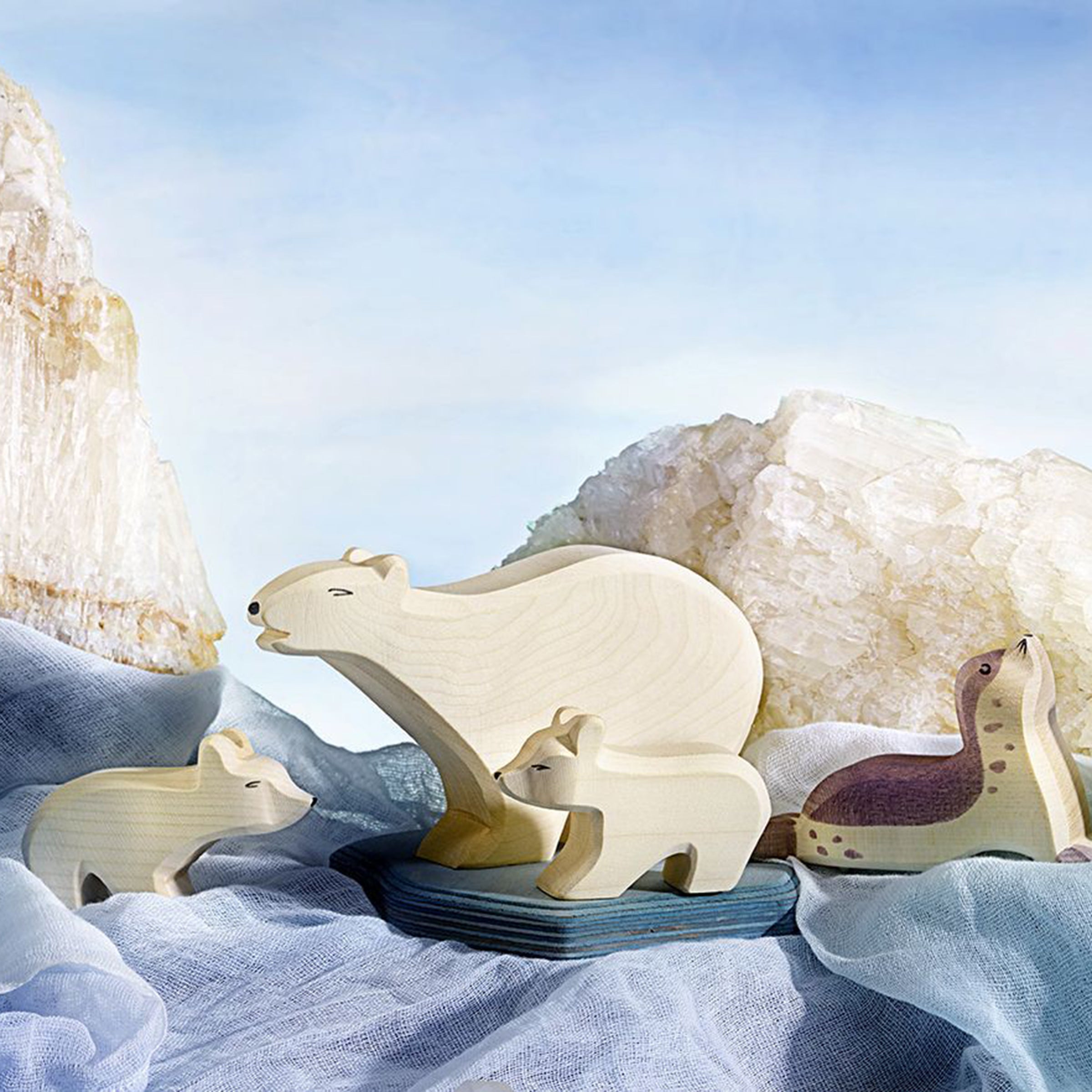 Ostheimer polar bear small neck long wood