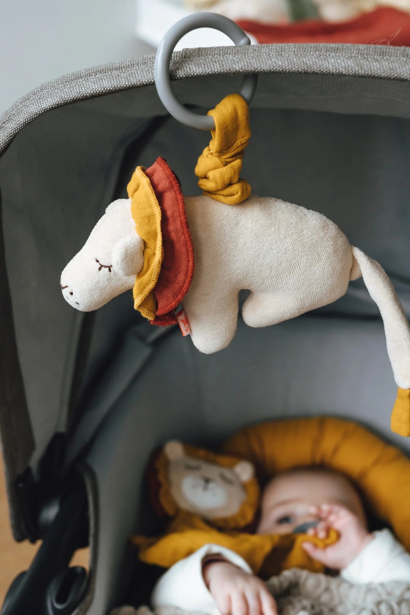 Zappler Löwe mit Ring (GOTS)