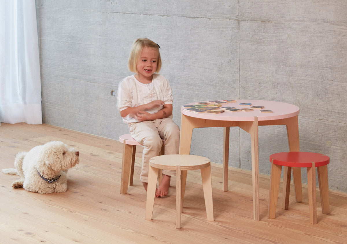 Kombiset, 1 Spieltisch rund, 2 Hocker (Farbe wählbar)