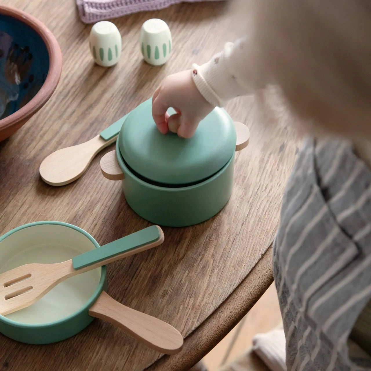 Pot & pan set, wood