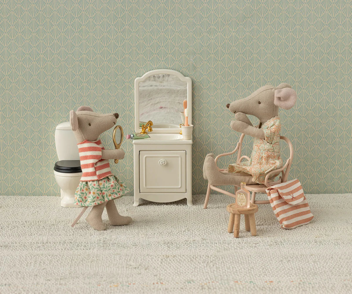 Maileg tricycle mouse big sister green