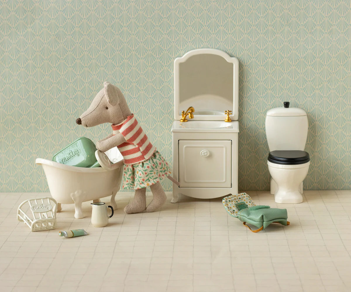 Maileg clothes and bag big sister mouse green