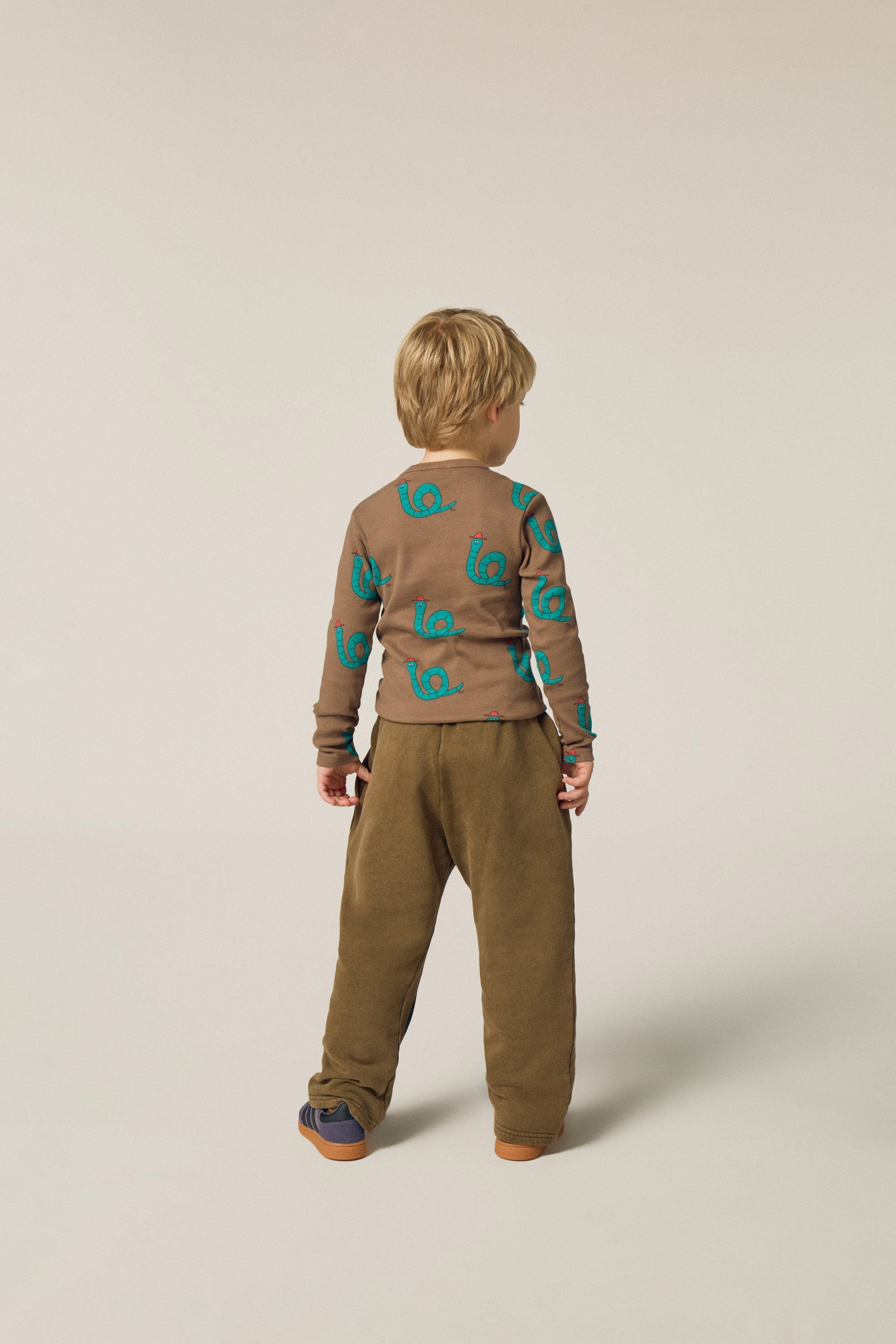 T-shirt à manches longues Gentleman, motif intégral marron