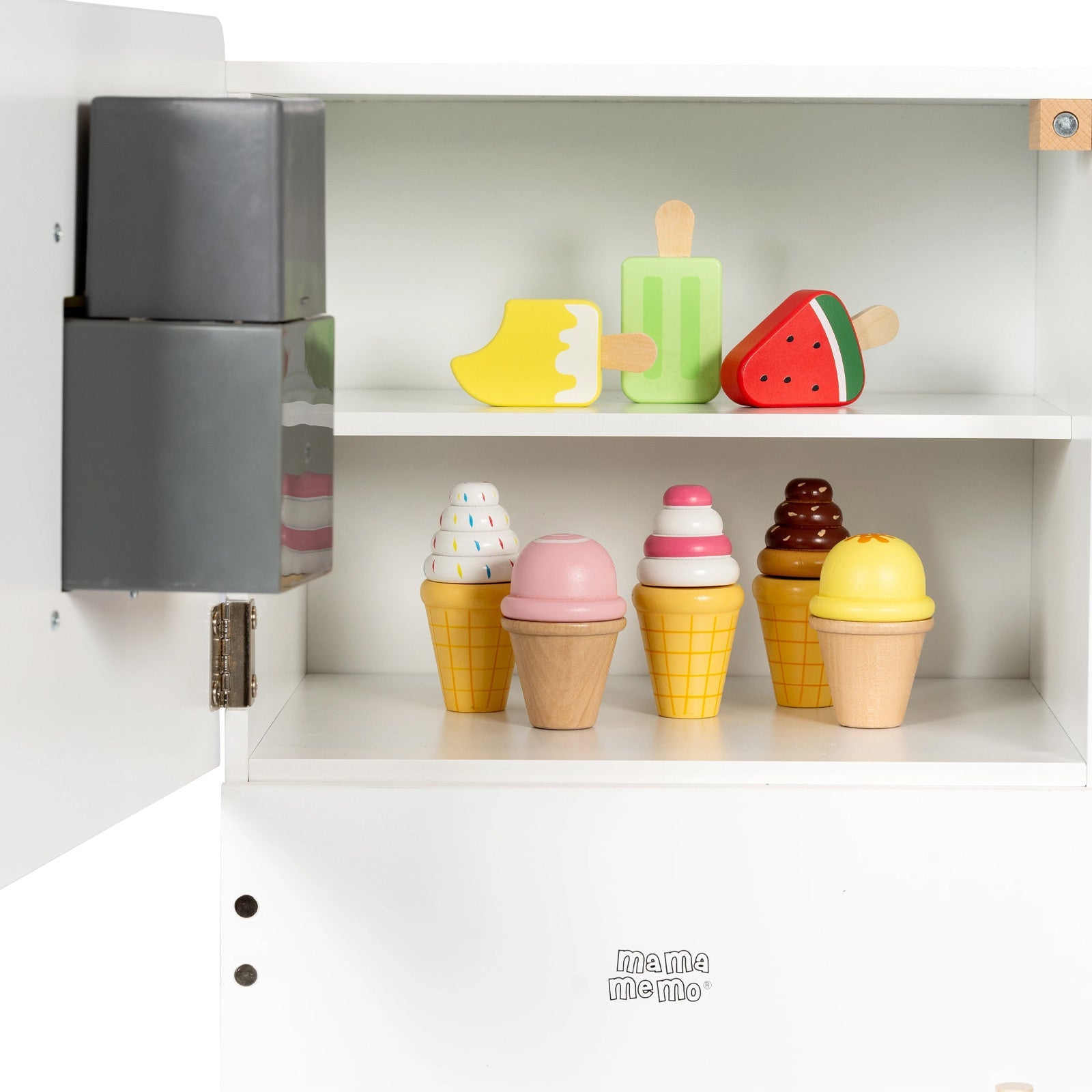 Kühlschrank mit Eiswürfelspender