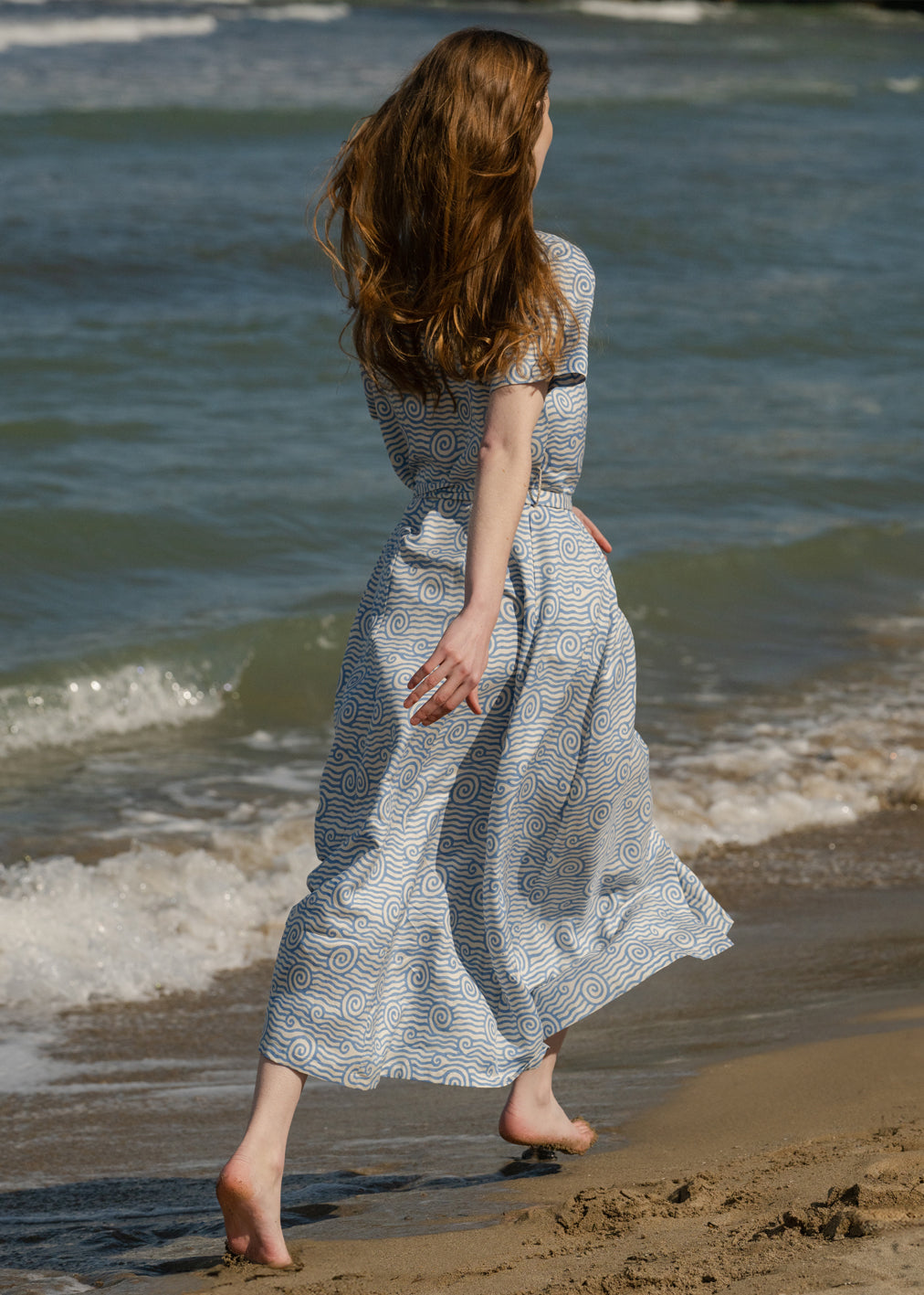 Adult Kleid Clarita SWIRLEY WAVE Weiss hellblau