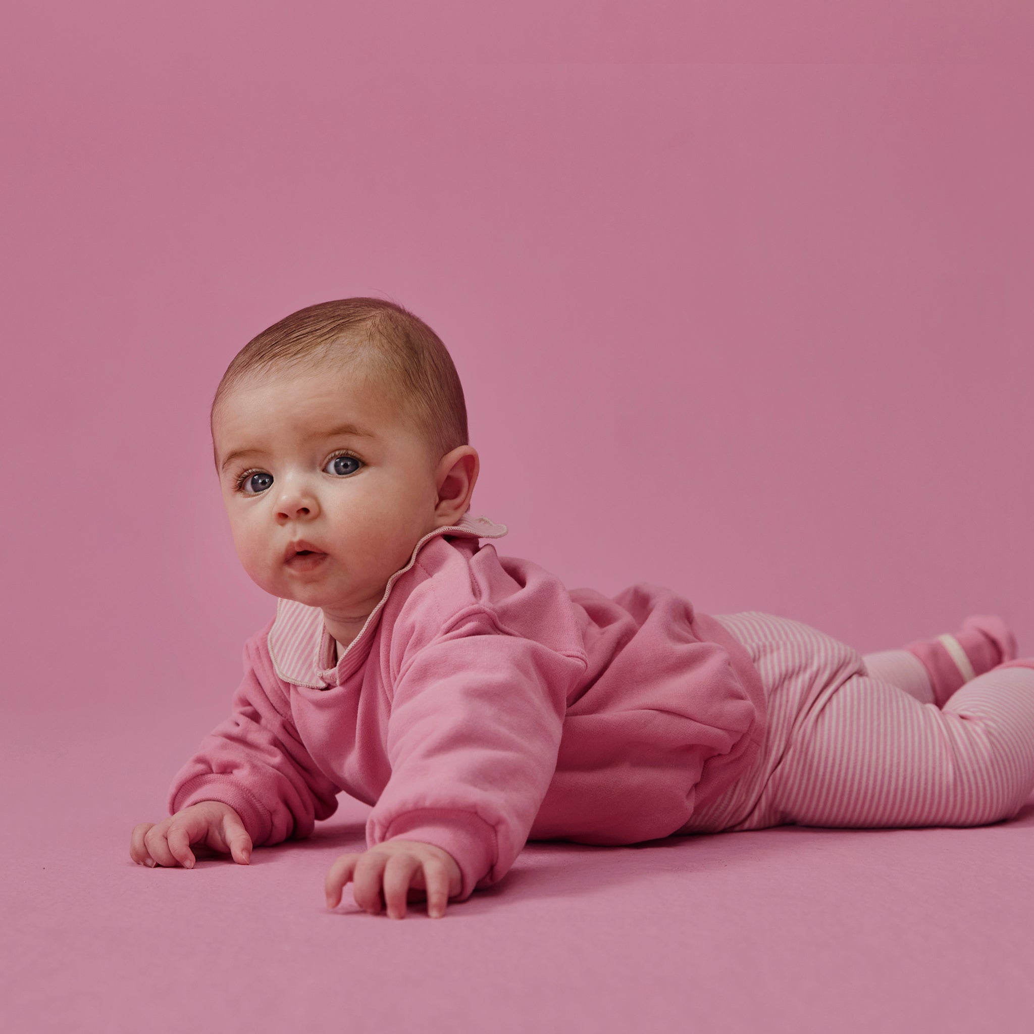 Sweat-shirt pour bébé à épaules tombantes GOTS Bubblegum / Pull pour bébé à épaules tombantes GOTS Bubblegum