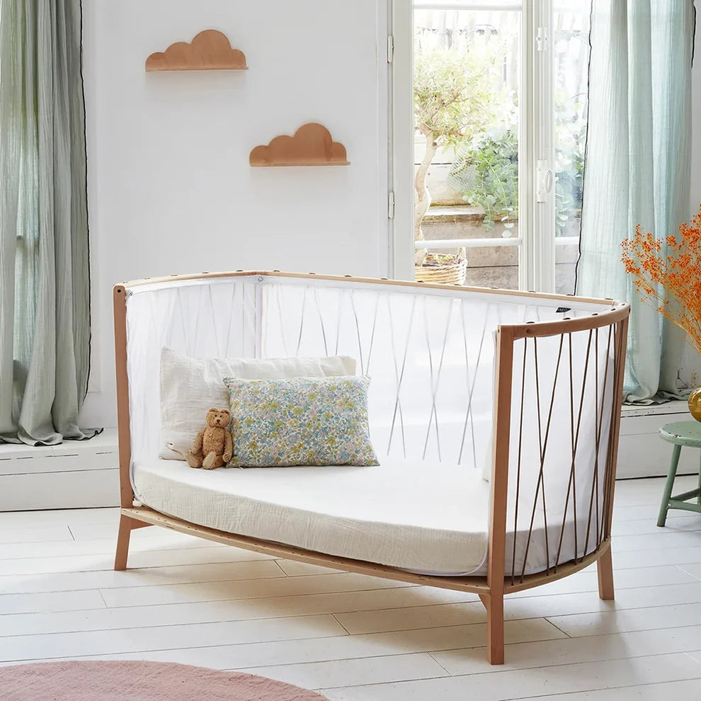 KIMI Kit 120 Crib with Mattress & Mattress Pad in Organic Hazelnut