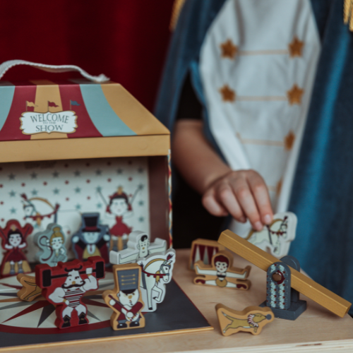 Ensemble de figurines en bois de cirque vintage