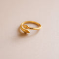 Finger ring arms gold