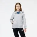 Y Essentials Veste à logo superposé gris athlétique - Des sweats à capuche sympas pour vos enfants | Stadtlandkind