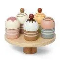 Cupcakes sur présentoir à gâteaux - Des aliments en jouet pour les plats les plus délicieux de la cuisine de jeu. | Stadtlandkind