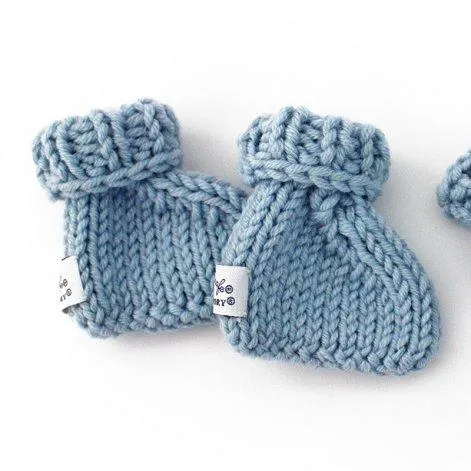Ensemble mini-moufles et chaussons Baby bleu - Stitch & Story