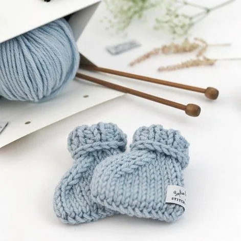 Ensemble mini-moufles et chaussons Baby bleu - Stitch & Story